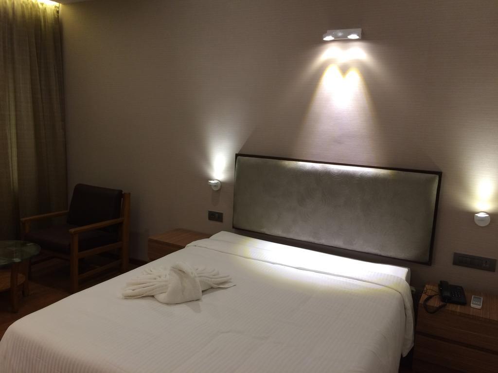 Brownstar Boutique Hotel เชนไน ภายนอก รูปภาพ